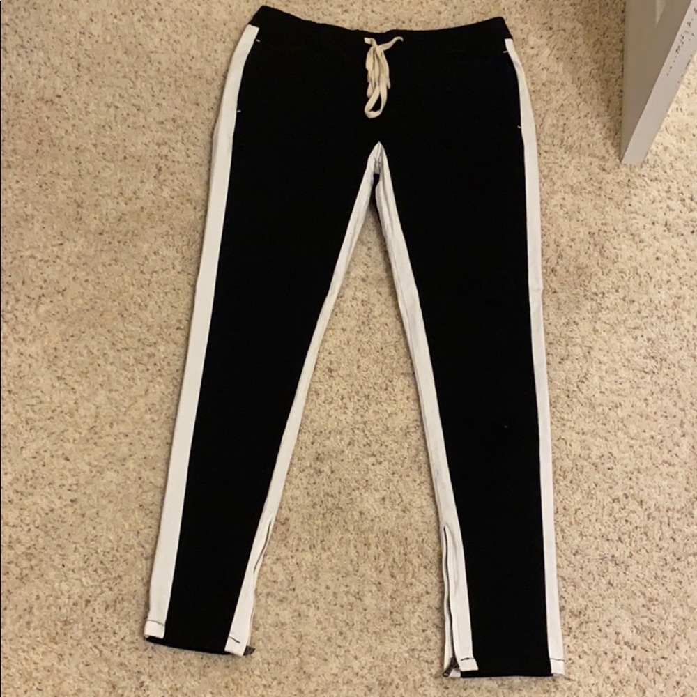Kayden K men’s black joggers w/ stripe
